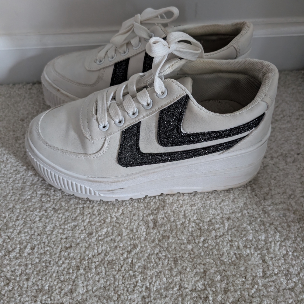 Elegant Cream and Black Platform Sneakers